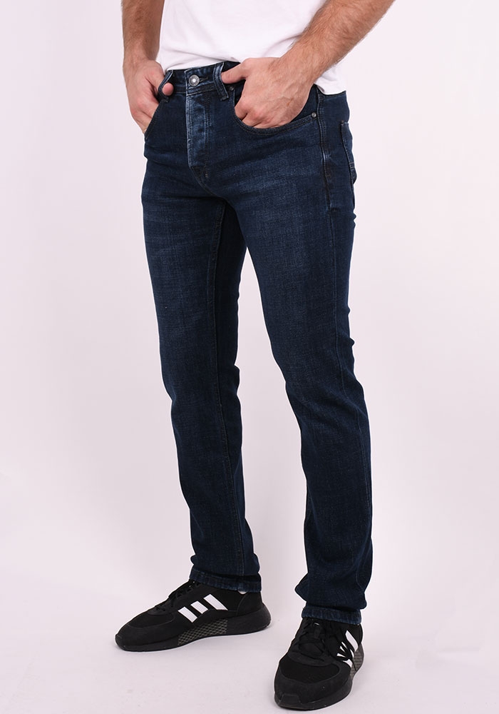 Παντελόνι τζιν σε ίση γραμμή